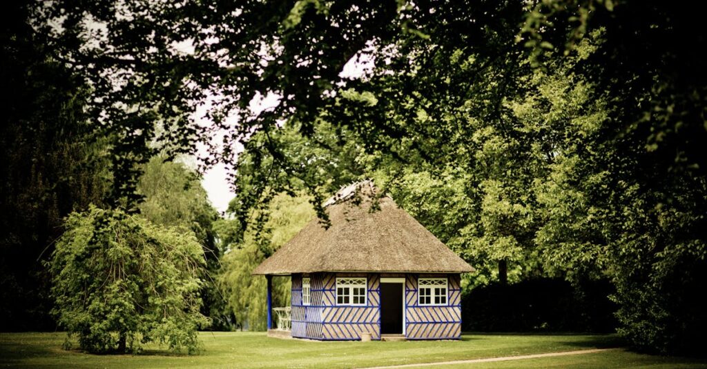 自分たちでルールをアレンジして遊ぶ子どもたちのボードゲーム時間