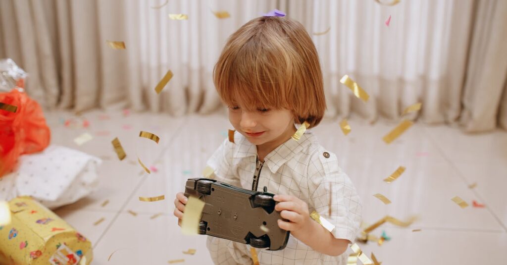 誕生日の主役を囲んで家族がサプライズでボードゲームを楽しんでいる様子