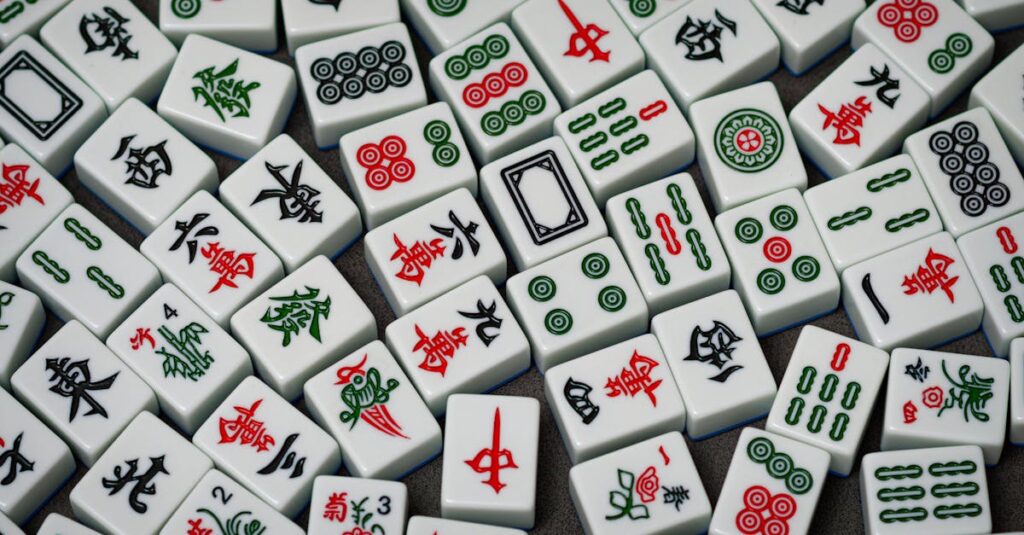 キャラクターや世界観に魅了されて夢中で遊ぶ小学生たち