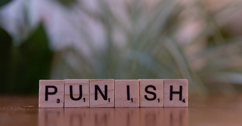 ルールを覚えるのが苦手な家族にやさしく実演して教えている様子