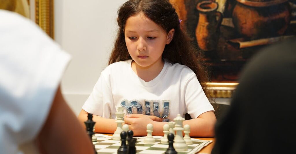 子どもが楽しみながら思考力や協調性などの能力を育む知育ボードゲームの様子