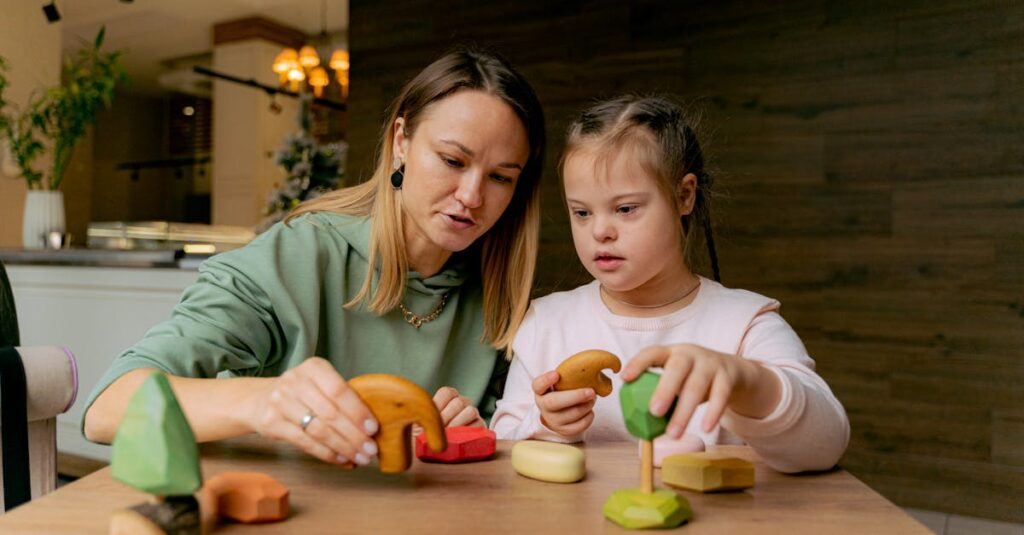 ナンジャモンジャで盛り上がる親子と小学生の女の子