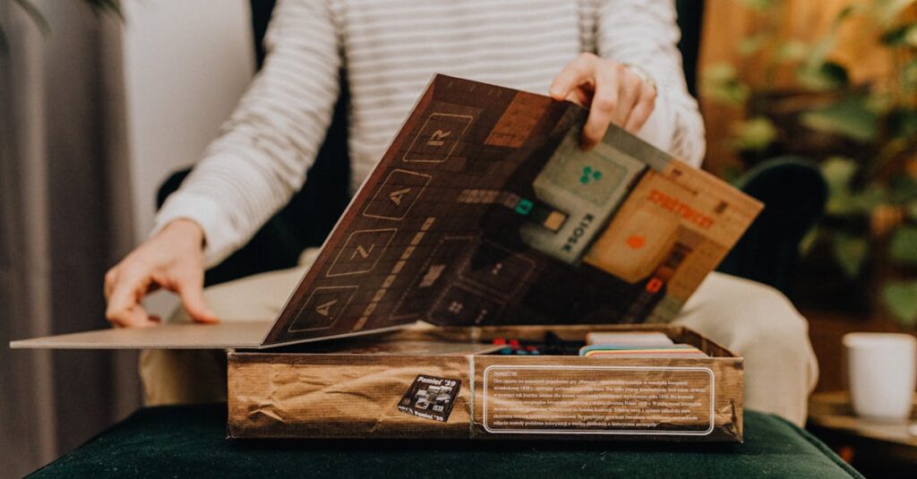 家族全員でボードゲームを楽しんでいる様子。笑顔でテーブルを囲み、真剣に駒を動かしている。