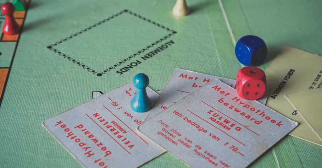 小学生から大人まで笑いながら楽しめるボードゲームを囲んで盛り上がっている家族の様子。