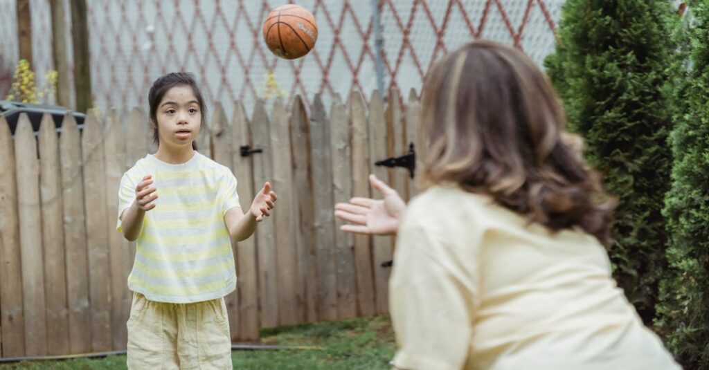 冬休みに家族でスコットランドヤードを楽しむシーン。協力して犯人を追いかける様子。