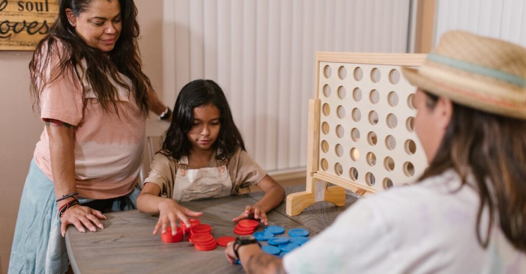 恥ずかしがり屋だった子どもがボードゲームを通じて自信を持ち、家族をリードする様子。
