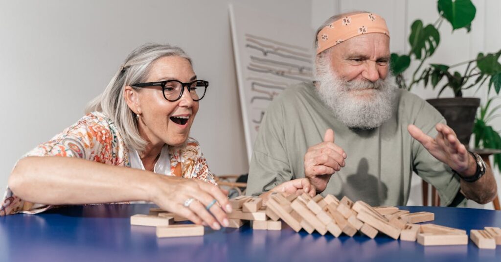 年齢問わず家族全員が大笑いしながらボードゲームを楽しんでいるシーン。世代を超えて盛り上がる瞬間。