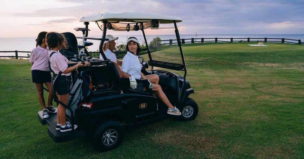 スマホやテレビを手放し、家族全員が一つのボードゲームに集中して楽しんでいる年末年始の風景。