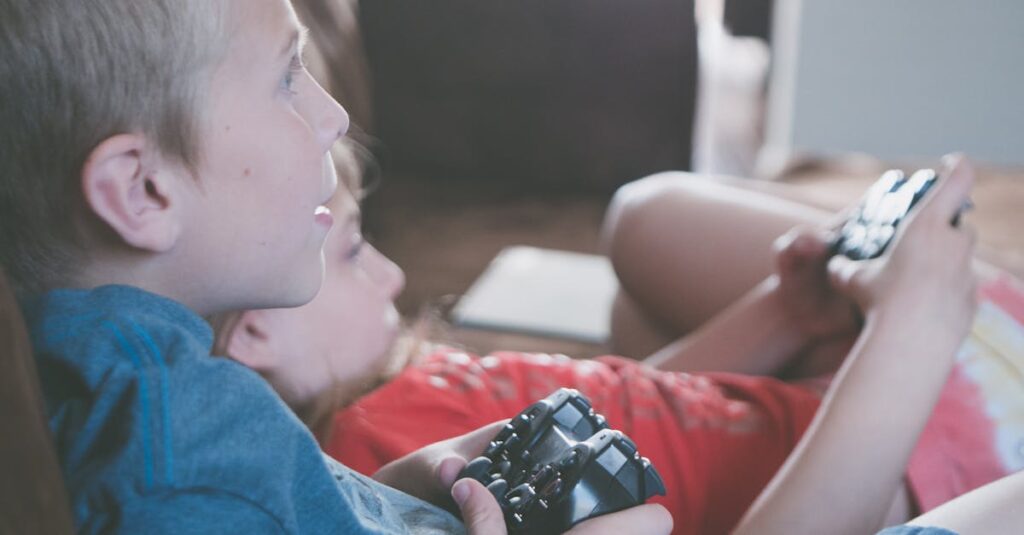 中学生と家族がSwitchゲームをテレビの前で楽しそうにプレイしているリビングの様子