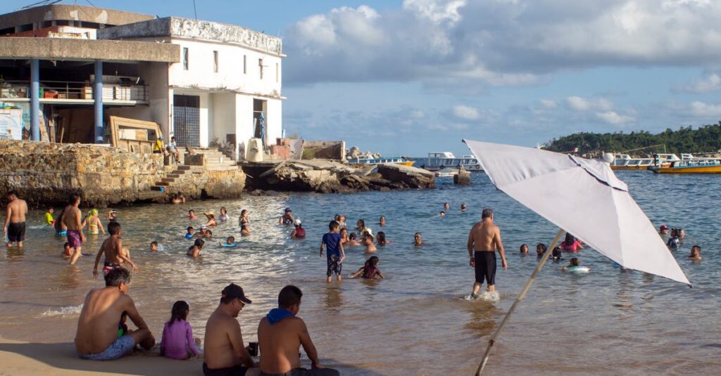 家庭で親子がボードゲームを囲んで楽しく学び合う様子