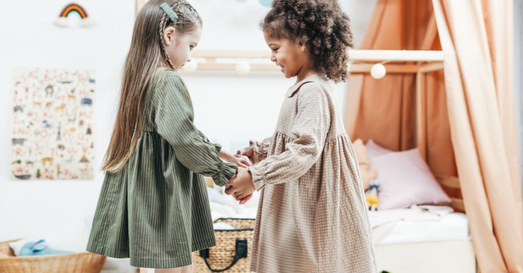 子どもたちが協力しながらボードゲームを通じて社会性を育む様子