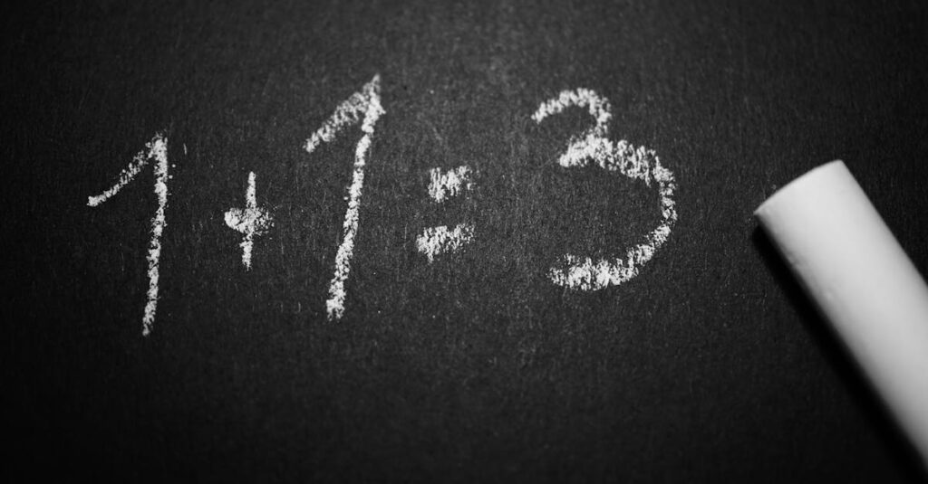 子どもが算数ボードゲームで笑顔になりながら学んでいる様子。遊びの中で数の概念を体験し、自然に算数力を伸ばしていく家庭学習シーン。