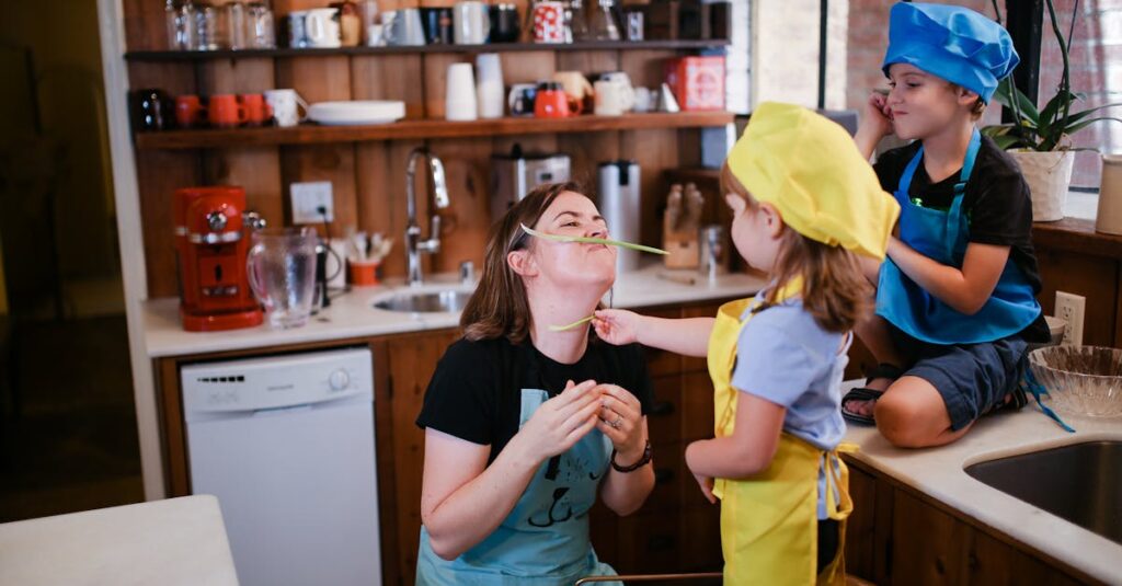 性格や関係性に応じて家族でゲームを選んでいる様子（人見知りの子や消極的な親も笑顔で参加）