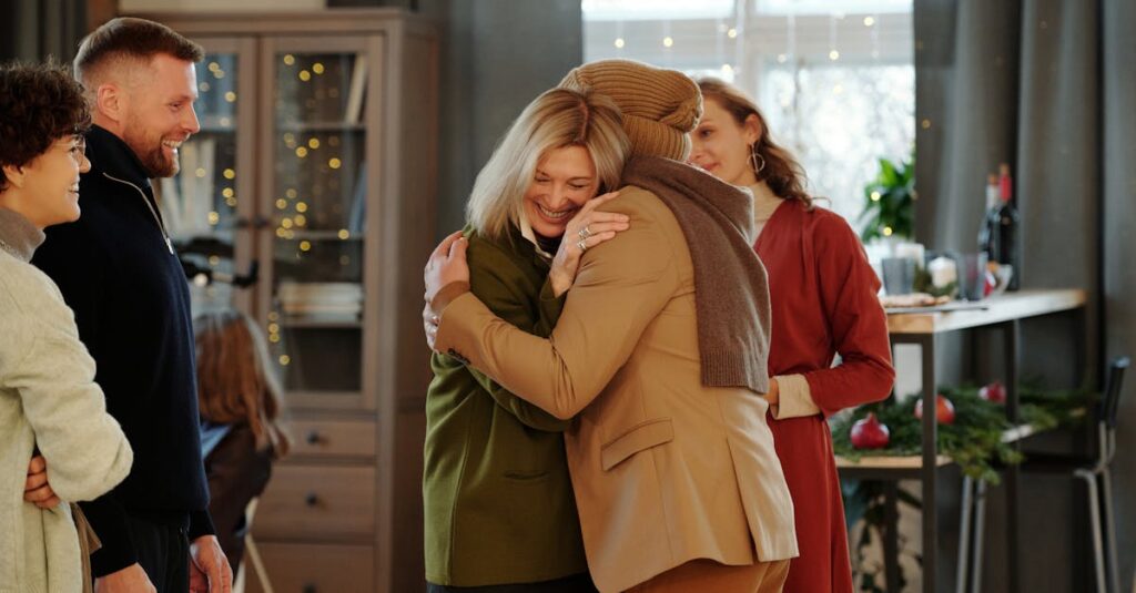 冬の夜、大人たちがボードゲームで盛り上がる温かい室内の様子。リラックスした雰囲気。