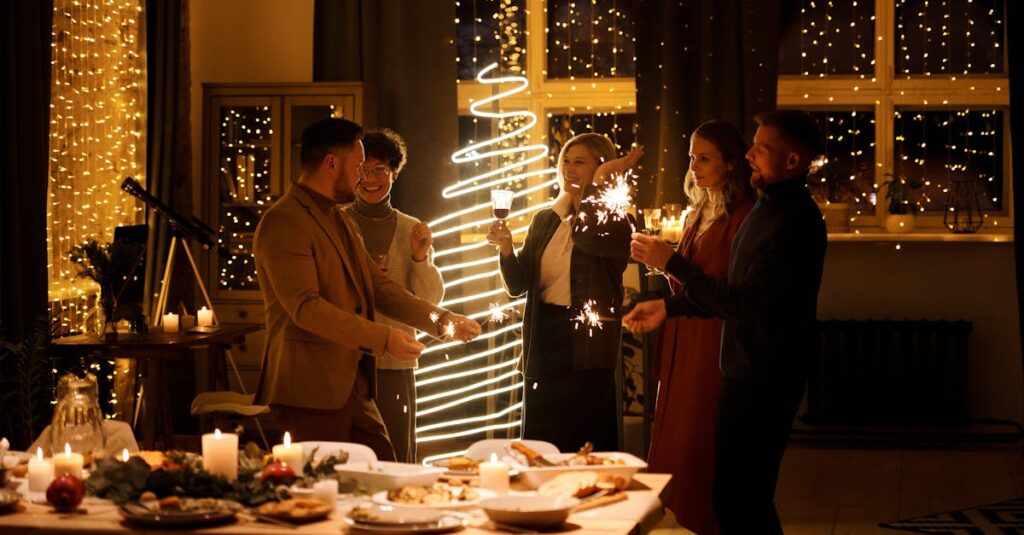 家族がボードゲームの後に感想を話し合い、ふりかえりの会話を通して思考力や共感力を高めている