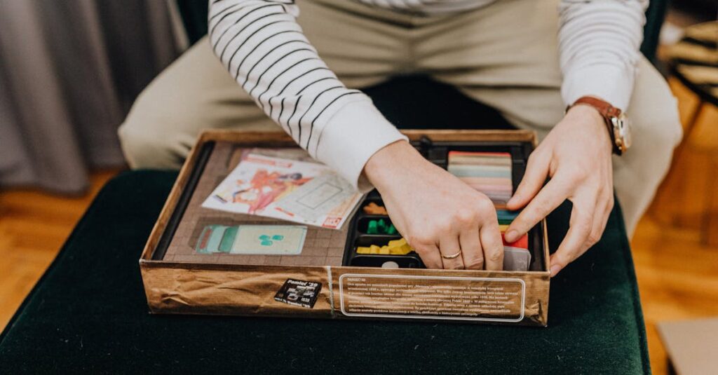 11〜18歳の中高生と家族が戦略ボードゲームで遊んでいる様子。真剣に考えながら楽しくプレイしている。