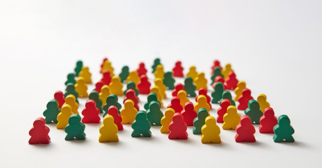 楽しそうなパーティーでボードゲームを選ぶ人々の様子