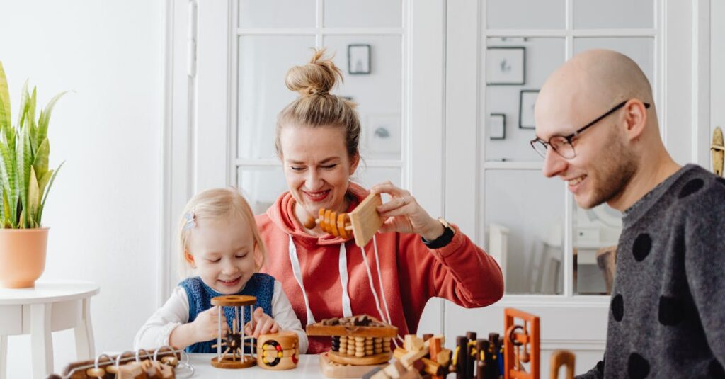 家族全員が年齢を問わずボードゲームを楽しみ、笑い合いながら知育と絆を深めている場面