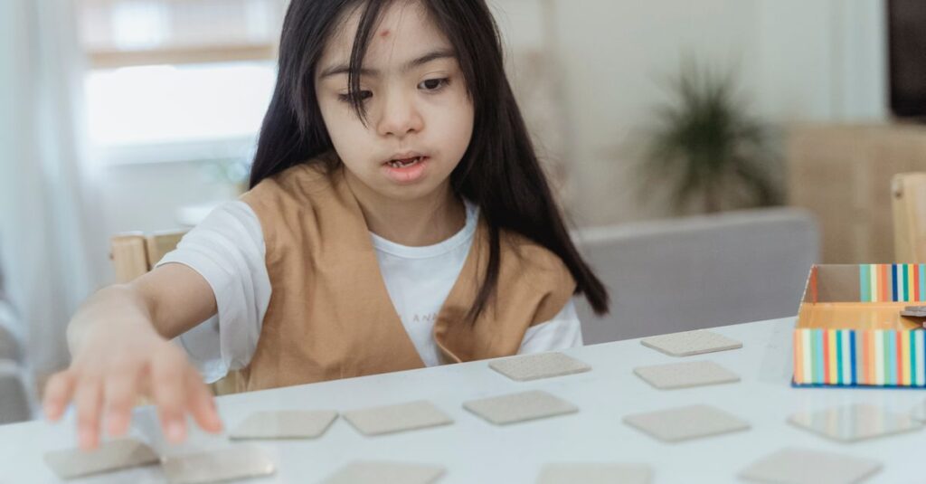 子どもがボードゲームで学ぶ姿。ルールを理解し協力しながら遊ぶことで、思考力や社会性が自然と身につく様子を表現