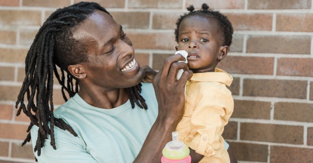 親子がボードゲームを通して笑い合いながら一緒に成長している様子。共育の時間の大切さを表現